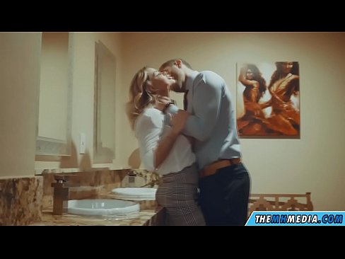 ❤️ Kung ang usa ka busty blonde naghaylo kanimo sa usa ka publiko nga kasilyas ☑ Homemade porn sa ceb.watchhentai.ru